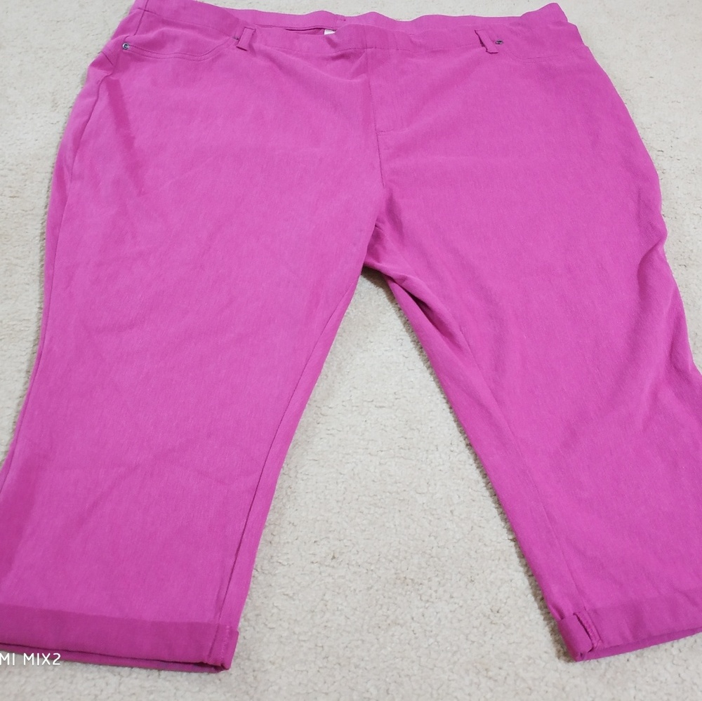 BOGO 4x stretchy 3 quarter pants
